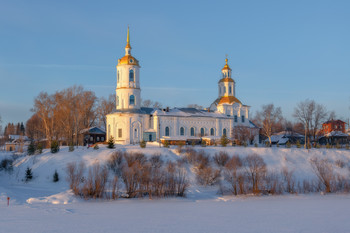 На закате у Ильинской церкви.. / Котельничский район, Ильинская церковь 1767 г.