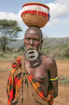 &quot;Да ... красота - это страшная сила!&quot; / Племя мурси, Эфиопия