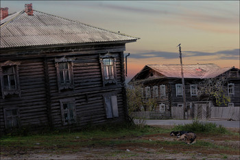 Тобольск. Раннее тёплое утро. / Деревянные дома старого Тобольска.