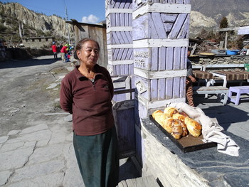От первого лица / Намасте, Непал, булочки на треке.
