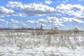 праздник света / март, Можайск, на дальнем плане Собор Св.Николая Можайского