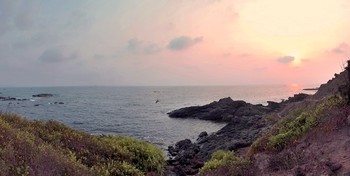 Панорама побережья Аравийского моря / Панорама побережья Аравийского моря в штате Гоа, Индии