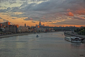 Здравствуй, Москва! / Москва