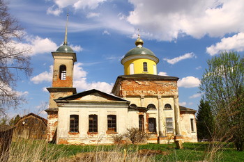 Храм Архангела Михаила в селе Архангельское (Московская область) / Храм Архангела Михаила в селе Архангельское (Московская область/Наро-Фоминский район)