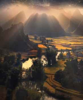 Террасы, горы и свет Вьетнама / Фотоэкспедиция во Вьетнам с 13 по 24 мая.

https://mikhaliuk.com/China-Phototour-Journey-Landscapes-of-Guilin