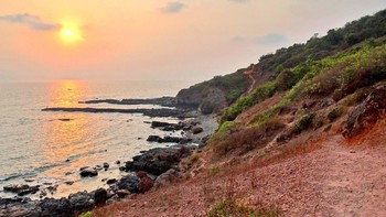 Вечер у моря / Вечер у Аравийского моря в горах Индии
