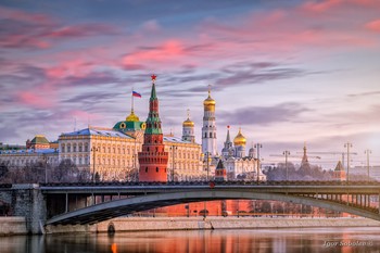 Рассвет над Московским Кремлём. / Рассвет над Московским Кремлём.
Dawn over the Moscow Kremlin.