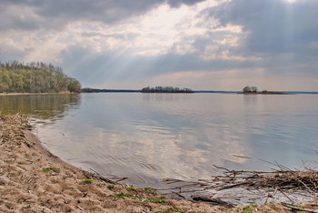 &nbsp; / Прогулка у воды