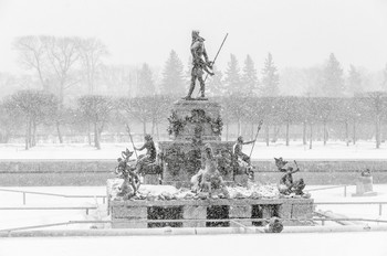 Особенности национальной погоды / Петергоф. Снежная буря 9 марта 2019 года.