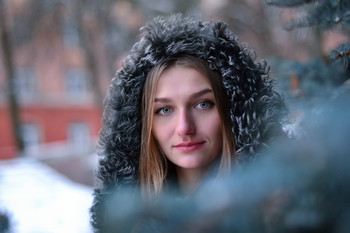 Анастасия / портрет девушки зимним морозным днём