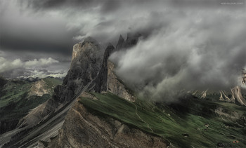 Segeda * / Доломитовые Альпы. с 5 по 12 июля.
Одно место

Обзор фотографий и тура.
https://mikhaliuk.com/Phototour-Alps-Tre-Cime-di-Lavaredo/