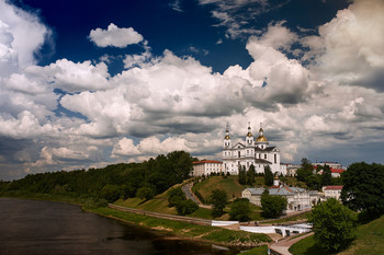 Под облаками. / Витебск, Двина, Софийский собор.