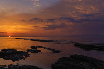 Закат в камнях / Сюжеты моря.