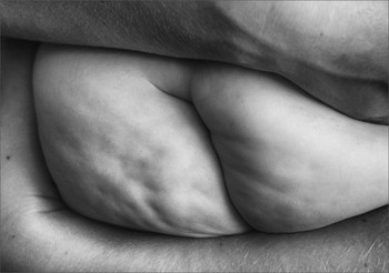 Плоть от плоти... / у мамы на руках...