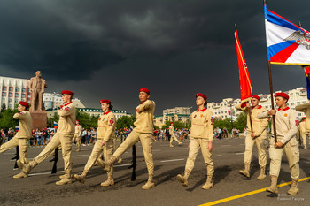 Перед грозой / пл Ленина Чита юнармейцы