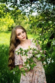 Лисицинский сад / модель Кристина Шишова
визаж и локоны Людмила Танковская