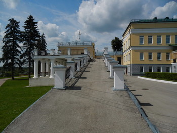 Аппарель / усадьба фон Дервиза Кирицы, спасский район, рязанская область
http://wikimapia.org/#lang=ru&lat=54.291583&lon=40.357225&z=16&m=w