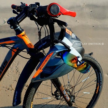 bike. 2019 / music: Monolink - Sirens
https://www.youtube.com/watch?v=yNycw9zhO98