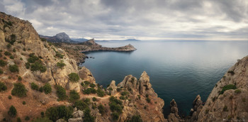 На крымских пиках. / По тропинке к лестнице Тавров и пику Космос.
Крым. Ноябрь.