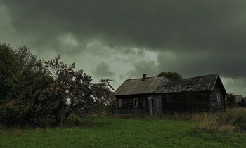 &quot;Серо ходят в небе тучи ...&quot; / &quot;Серый день, серый ветер,
 Серо тих и серо светел.
 Серый дождь, по серым крышам,
 Барабанит серо - слышно.
 Серо ходят в небе тучи,
 В небе сером и могучем ...&quot;