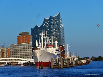 Hamburg / Альбом «Мой Гамбург»: http://fotokto.ru/id156888/photo?album=62940#
Альбом «Лайнеры, парусники, пароходы»: http://fotokto.ru/id156888/photo?album=62974
