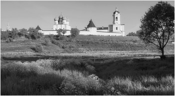 &nbsp; / монохромная зарисовка