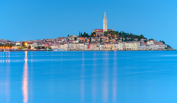 &nbsp; / blaue Stunde in Rovinj