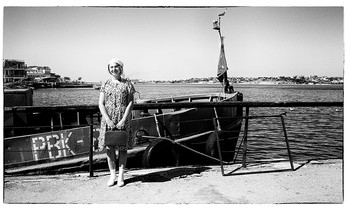 &quot;А я одна стою на берегу...&quot; / &quot;На теплоходе музыка играет,
А я одна стою на берегу...&quot;[img]https://a.radikal.ru/a42/1909/d7/924ba1d47f27.jpg[/img]