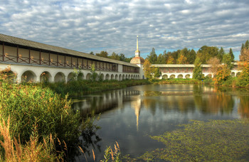 В монастыре / Тихвин
