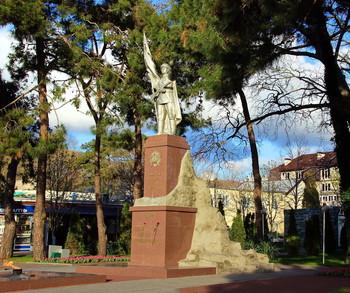 Наше дело правое-мы победили / Геленджик: вечный огонь