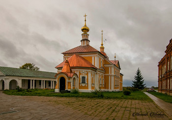 Кресто-Никольская церковь в Суздале. / ***