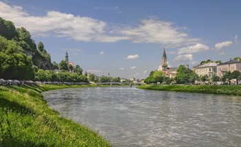 Прогулка по набережной Зальцбурга / Австрия