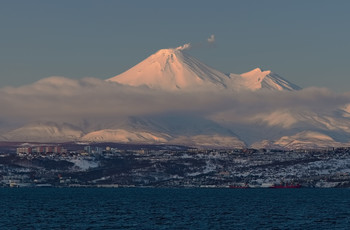 выше облаков / вид на Авачинский вулкан с рейда...2019