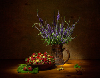 С белой земляникой... / С белой земляникой...