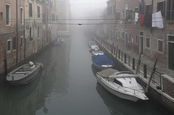 Чуть ночь превратится в рассвет / Venice