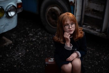 Ожидание / модель Карина Шевцова
причёска Галина Князева
локация «Приют старой техники в Бурцево»