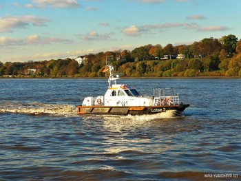 Strand an der Elbe in Hamburg / Гамбург. Берег Эльбы
Альбом «Лайнеры, парусники, пароходы»: http://fotokto.ru/id156888/photo?album=62974 Альбом «Пейзаж»: http://fotokto.ru/id156888/photo?album=76852
Слайд-шоу Берег Эльбы:
https://www.youtube.com/watch?v=_8iY4QcGL-A&t=8s
https://www.youtube.com/watch?v=DA7DProSV6o