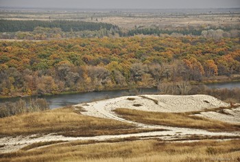 По местам былых боёв... / с.Новая Калитва. Правый крутой берег Дона. Здесь в годы Великой Отечественной войны проходили жестокие бои за каждую пядь земли.