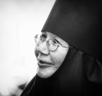 Радость моя / радостная монахиня