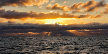 гиперболоид / Осеннее утро в Тихом Океане.