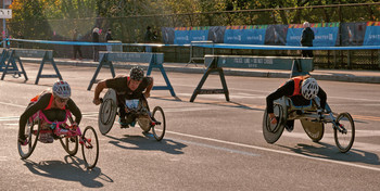 Не сдаваясь / Спортсмены-колясочники на трассе Нью-Йоркского марафона 2019