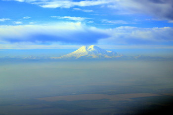 Вид на Эльбрус с горы Бештау / Вид на Эльбрус с горы Бештау