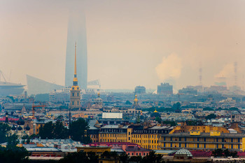 Городской пейзаж / Вид на вечерний город на закате. Смог и пыль - обычные спутники Санкт-Петербурга