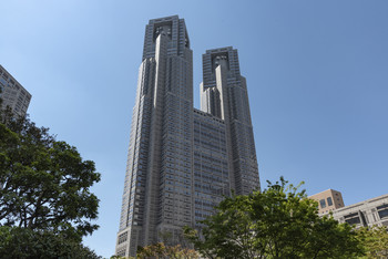 Мэрия Токио / Говорят, что в проекте этого здания японский архитектор воспроизвел формы парижского Нотр-Дама