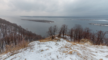 Над Волгой последний день осени 2019 / 30 ноября 2019, Самара.