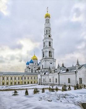 КОЛОКОЛЬНЯ / НИКОЛО-УГРЕШСКОГО МОНАСТЫРЯ (93 М)