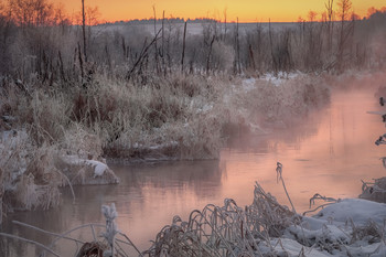 Зимнее болото на рассвете / Долина речки Рассошки. Чусовая. Пермский край.