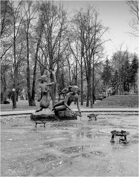 осень, парк, фонтан / фонтан &quot;Купалье&quot;