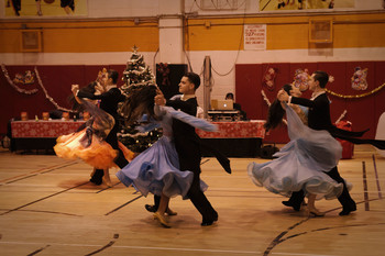 &quot;Это школа, школа бальных танцев...&quot; (С) / Новогодний праздник в школе бальных танцев в Бруклине