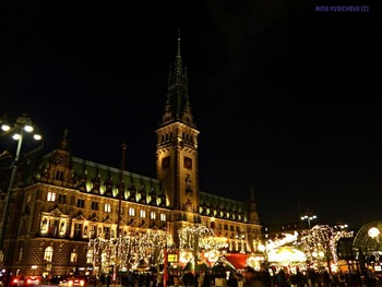 Rathaus Hamburg / Главная ратуша Гамбурга и рождественский базар. Альбом «Архитектура»: http://fotokto.ru/id156888/photo?album=60147 Альбом «Вечер, ночь»: http://fotokto.ru/id156888/photo?album=76583
Слайд-шоу &quot;Новогодние натюрморты&quot;

https://www.youtube.com/watch?v=4R1woBKr5UY

Слайд-шоу &quot;Рождество и Новый год&quot;

https://www.youtube.com/watch?v=AAbZmjuce98

Слайд-шоу &quot;Ночной Гамбург&quot;:

https://www.youtube.com/watch?v=zK_OjHB7ios

Слайд-шоу &quot;Гамбург&quot;:

https://www.youtube.com/watch?v=IGn-NNqkBL0

Слайд-шоу &quot;Закаты&quot;

https://www.youtube.com/watch?v=jDgbeFmcUiA